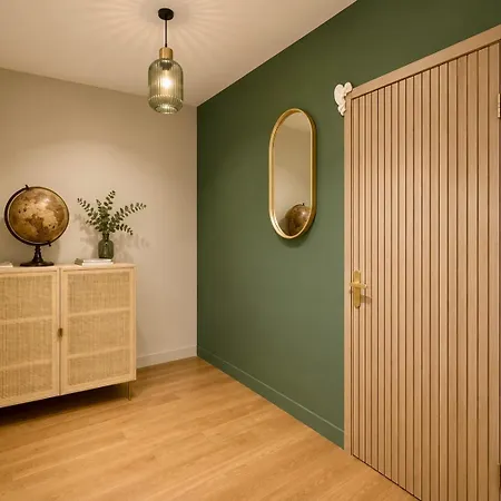Hop Le Marais Corporate 3* باريس